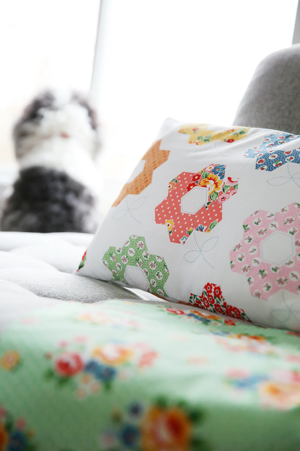 Flower Market | Grandmother's Garden Cheater by Elea Lutz for Poppie Cotton | FM25423